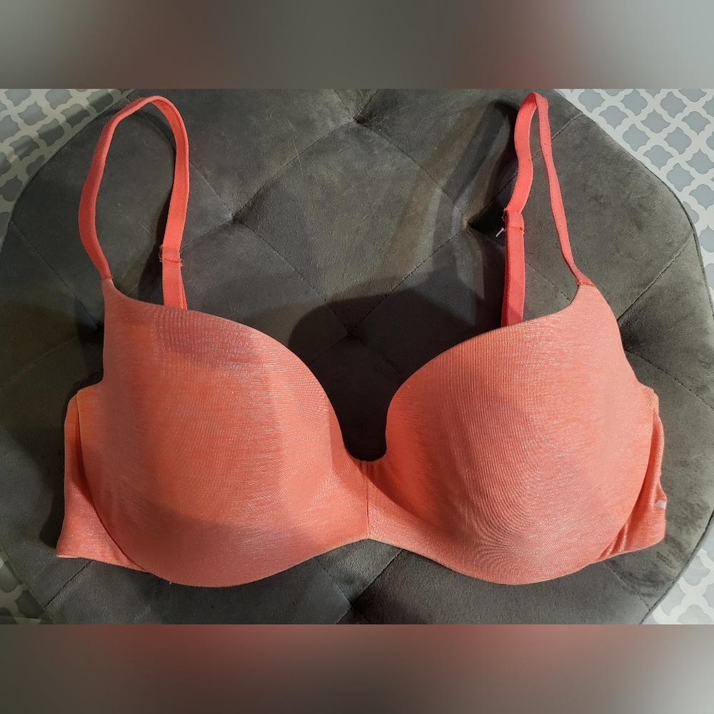 Pink Victoria Secret 32D Light Lift Bra